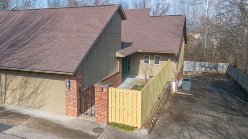 80 E Sycamore St, Fayetteville, AR, 72703-2517 | Card Image