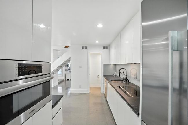 APT-3203 - 2204 W Park Blvd, Condo with 2 bedrooms, 3 bathrooms and null parking in Plano TX | Image 14