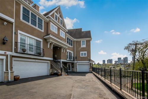 2-80 Old Boston Post Rd, New Rochelle, NY, 10801-5359 | Card Image