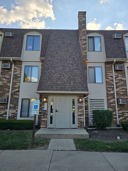 apt-3a-229 W Court Of Shorewood, Vernon Hills, IL, 60061-2525 | Card Image