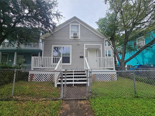 3523 Winnie St, Galveston, TX, 77550-1224 | Card Image
