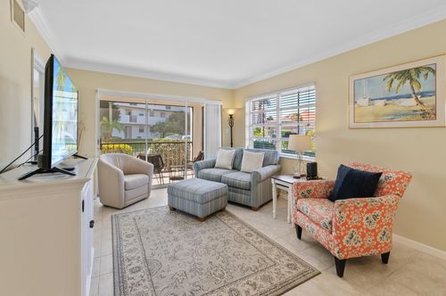 104-5 High Point Circle W, Naples, FL, 34103 | Card Image