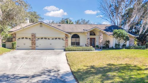 8021 Moonlight Ln, New Port Richey, FL, 34654-5424 | Card Image