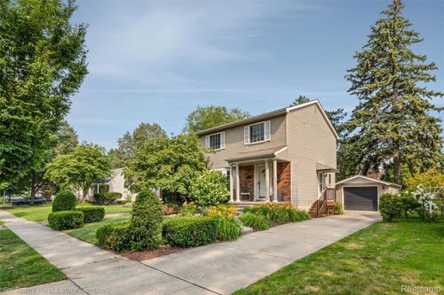 1511 E 5th St, Royal Oak, MI, 48067-2915 | Card Image