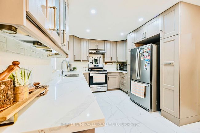 22 Cranberry Cres, House other with 5 bedrooms, 4 bathrooms and 5 parking in Brampton ON | Image 17