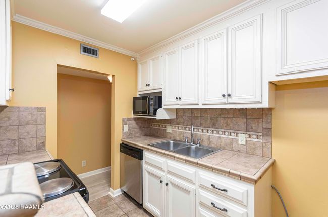 Kitchen 2 | Image 14