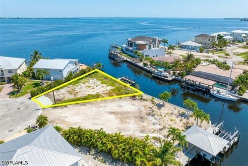 20 Avenida Carita, FORT MYERS BEACH, FL, 33931-4206 | Card Image