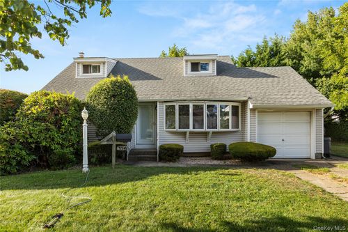 3541 Kenora Pl, Seaford, NY, 11783-2720 | Card Image