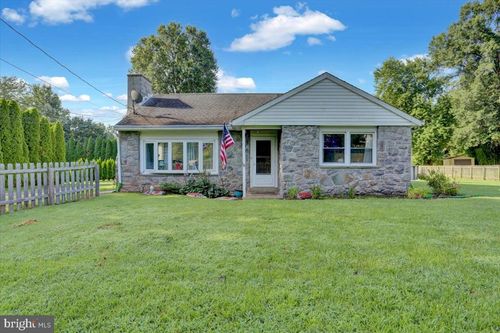856 Monocacy Creek Rd, BIRDSBORO, PA, 19508-1515 | Card Image