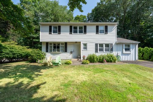 215 Idlewood Dr, Stamford, CT, 06905-2408 | Card Image