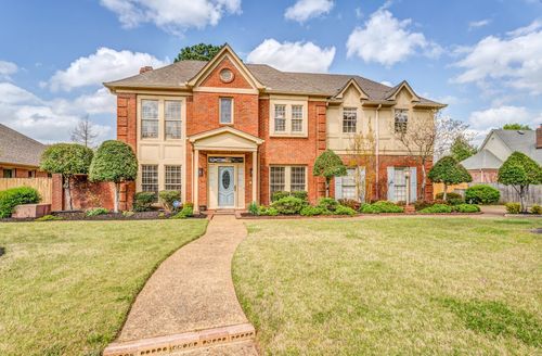9354 Hawthorn Hill Dr, Germantown, TN, 38139-3572 | Card Image