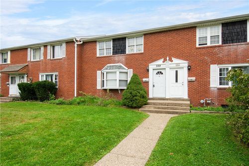 329 Macassar Dr, Pittsburgh, PA, 15236-2719 | Card Image