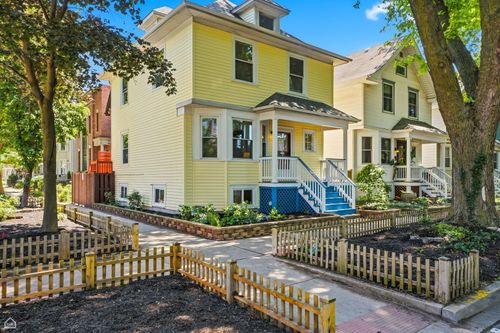 3757 N Bosworth Ave, Chicago, IL, 60613-3605 | Card Image