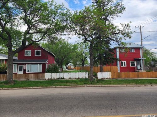 403 H Avenue S, Saskatoon, SK, S7M1W6 | Card Image