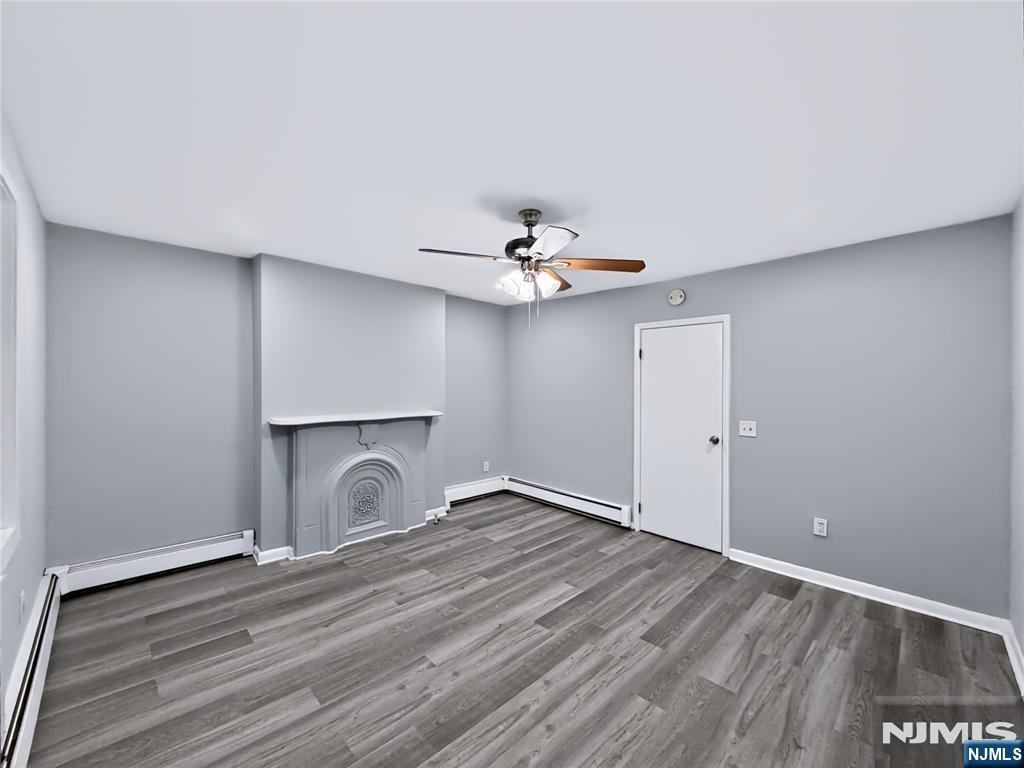 Residential Lease in Newark