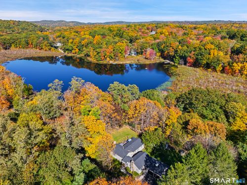 82 Simpaug Tpke, Redding, CT, 06896-1806 | Card Image