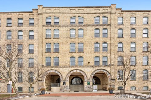 545-940 Monroe Avenue Nw, Grand Rapids, MI, 49503 | Card Image