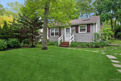 11 Shell Rd, Hampton Bays, NY, 11946-2417 | Card Image