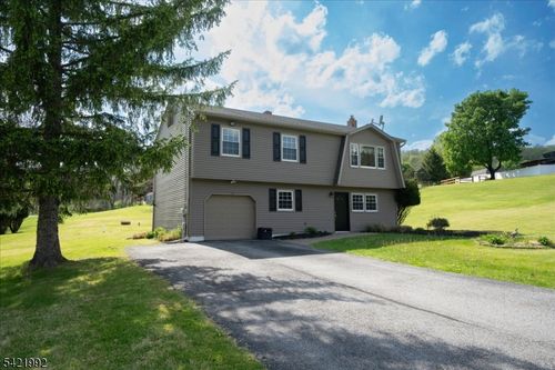 15 Carol Dr, Glenwood, NJ, 07418-1504 | Card Image