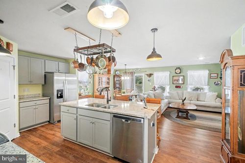 16032 Grant Ct, BOWLING GREEN, VA, 22427-9327 | Card Image