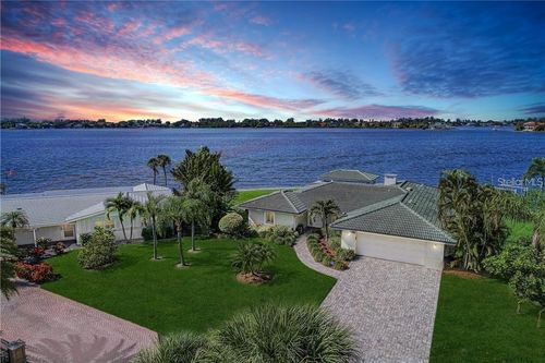 7692 Cove Ter, SARASOTA, FL, 34231-5310 | Card Image