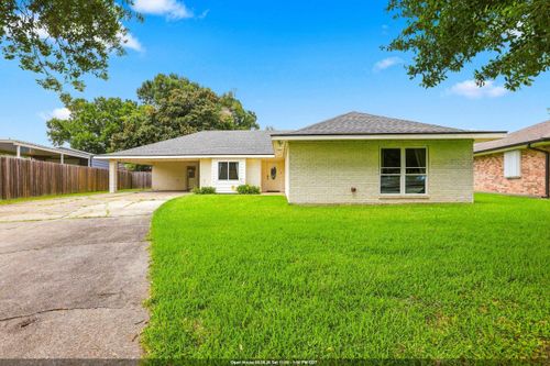 106 Desiles Dr, Houma, LA, 70363-3808 | Card Image