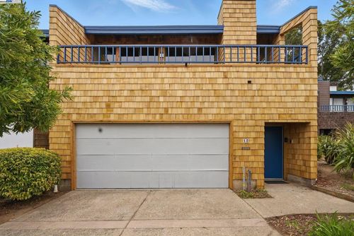 12 Sereno Cir, Oakland, CA, 94619-3122 | Card Image