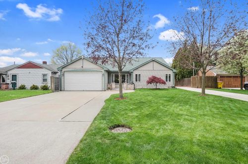 45073 Grant Park, Utica, MI, 48317-5522 | Card Image