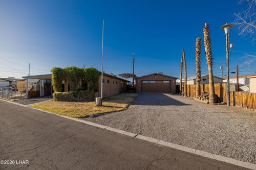 31689 Carefree Dr, Parker, AZ, 85344-7583 | Card Image