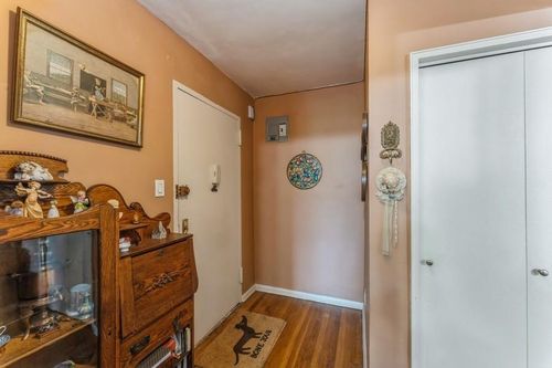 apt-b21-61 Maine Ave, Rockville Centre, NY, 11570-3627 | Card Image