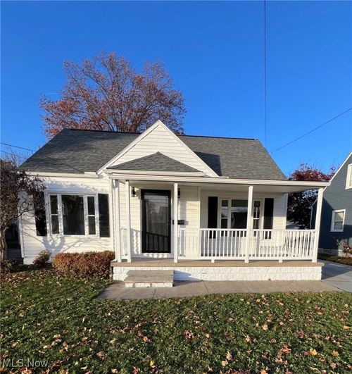 571 E Lake Ave, Barberton, OH, 44203-3120 | Card Image