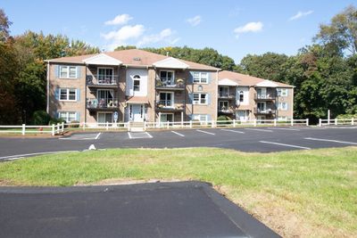 E303 - 610 S Franklin St, Condo with 2 bedrooms, 2 bathrooms and 2 parking in Holbrook MA | Image 1