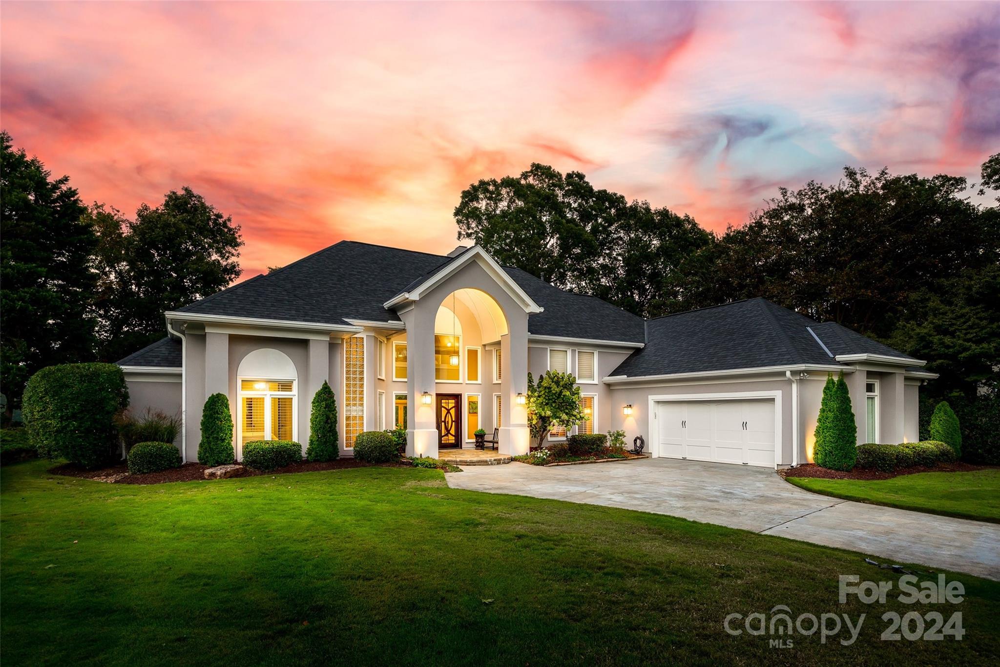 Whitesail Dr, Charlotte, NC 28278