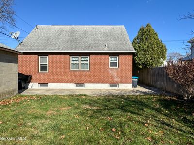 282 Elm St, House other with 3 bedrooms, 1 bathrooms and 4 parking in Pittsfield MA | Image 3