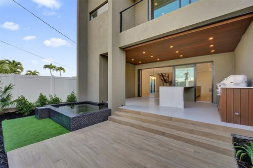 1527 Ne 15th Ave, Fort Lauderdale, FL, 33304-4848 | Card Image