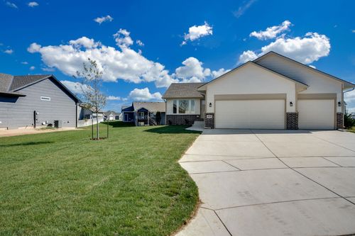10757 W Sondra Ct, Maize, KS, 67101-9046 | Card Image