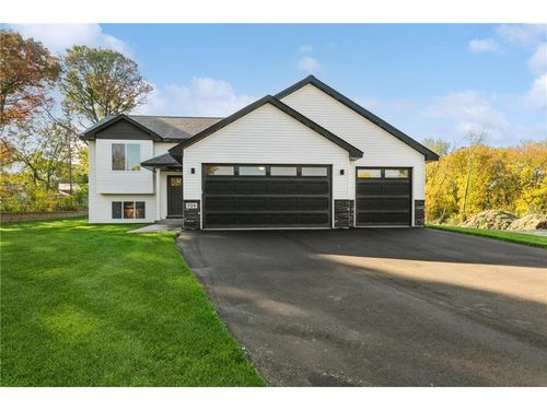 6006 Fuller Cir, Wyoming, MN, 55092-4301 | Card Image