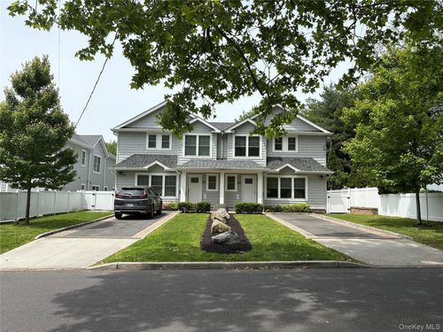 right-17B Dunes Ln, Port Washington, NY, 11050-1407 | Card Image