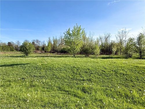49451 Foxwood Ln, East Palestine, OH, 44413-8793 | Card Image