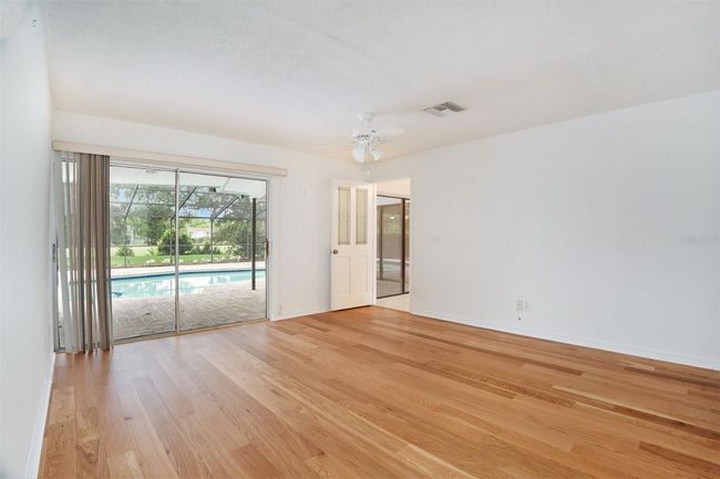 13310 Golf Crest Cir, House other with 6 bedrooms, 3 bathrooms and null parking in TAMPA FL | Image 17