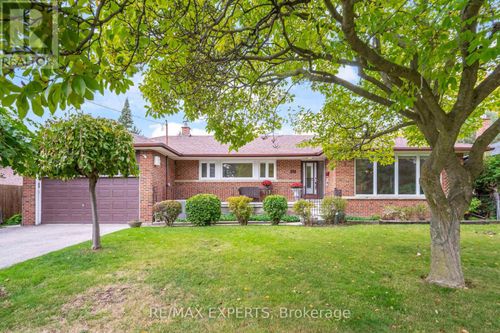 42 Cowley Avenue, Toronto (Islington-City Centre West), ON, M8B2E3 | Card Image