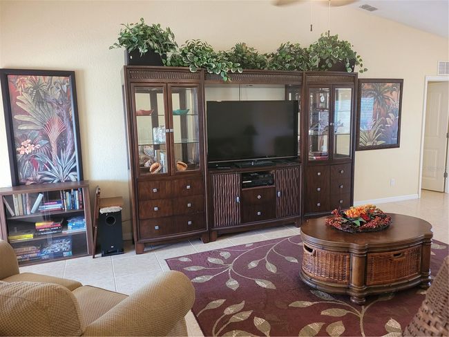 9458 Modesto Cir, House other with 3 bedrooms, 2 bathrooms and null parking in PORT CHARLOTTE FL | Image 5