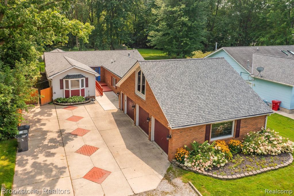 Glenwood St, Clinton Township, MI 48035 #1