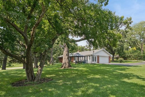 1301 Little John Dr, Elgin, IL, 60120-9508 | Card Image