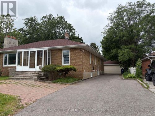 2212 Kennedy Road, Toronto (Tam O'Shanter-Sullivan), ON, M1T3G4 | Card Image