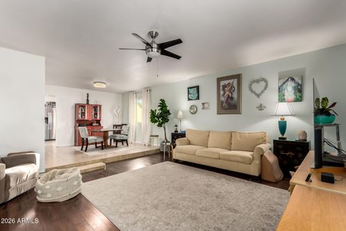 2801 E Cortez St, Phoenix, AZ, 85028-1938 | Card Image