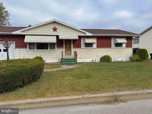 31 Park St, West Hazleton, PA, 18202-1125 | Card Image