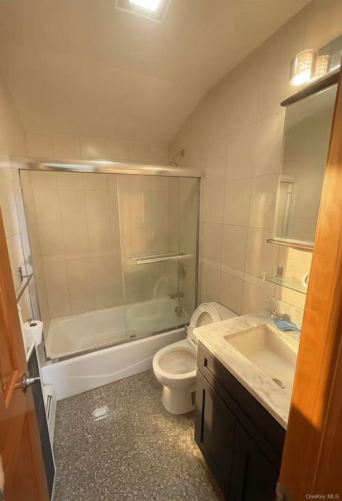 6467 229th St, Oakland Gardens, NY, 11364-2711 | Card Image