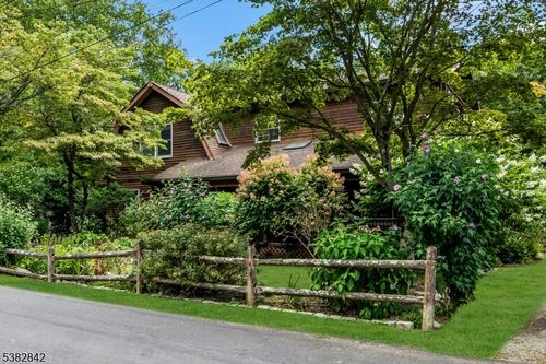 30 Sunset Rd, Newfoundland, NJ, 07435-1108 | Card Image