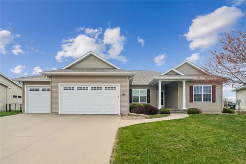 225 17th Avenue Ct, Hiawatha, IA, 52233-2068 | Card Image